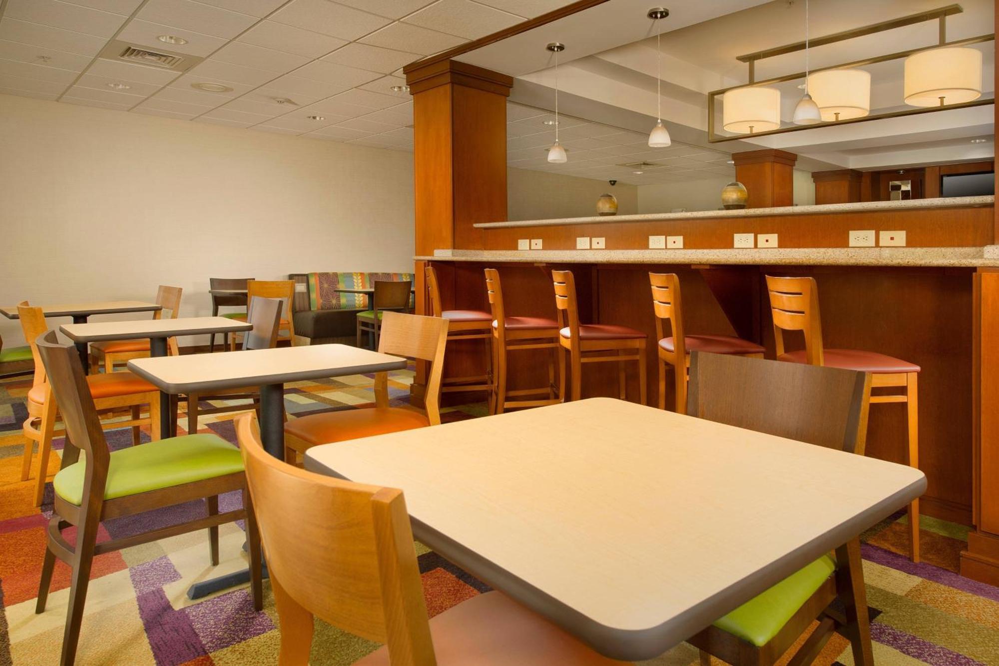 Fairfield Inn & Suites By Marriott Marshall Eksteriør bilde