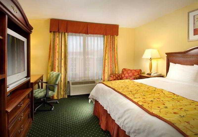 Fairfield Inn & Suites By Marriott Marshall Eksteriør bilde